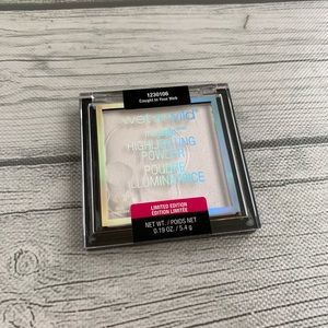 Wet n Wild Highlighting Powder Caught in Your Web